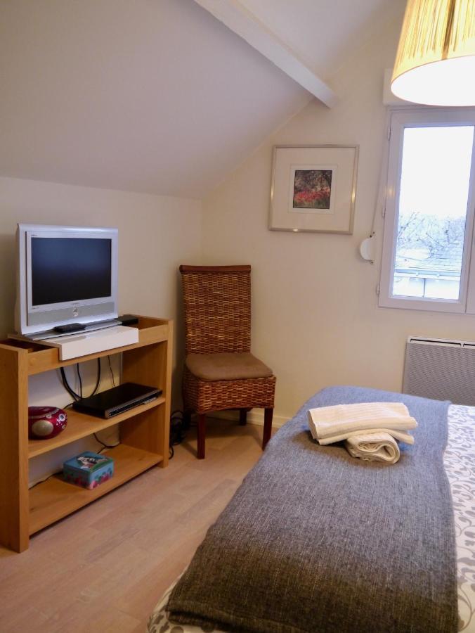 Chambre Et Salon Sur La Loire A Velo Les Ponts-de-Ce Luaran gambar