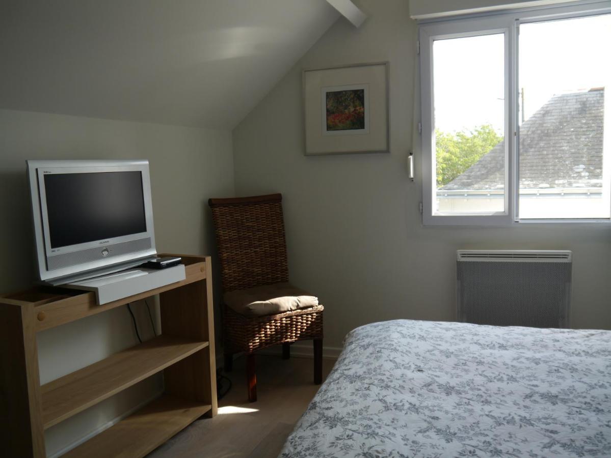 Chambre Et Salon Sur La Loire A Velo Les Ponts-de-Ce Luaran gambar